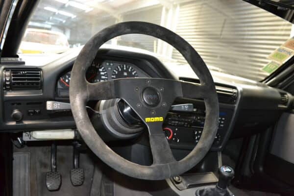 350mm Momo Steering wheel and console in E30 M3.