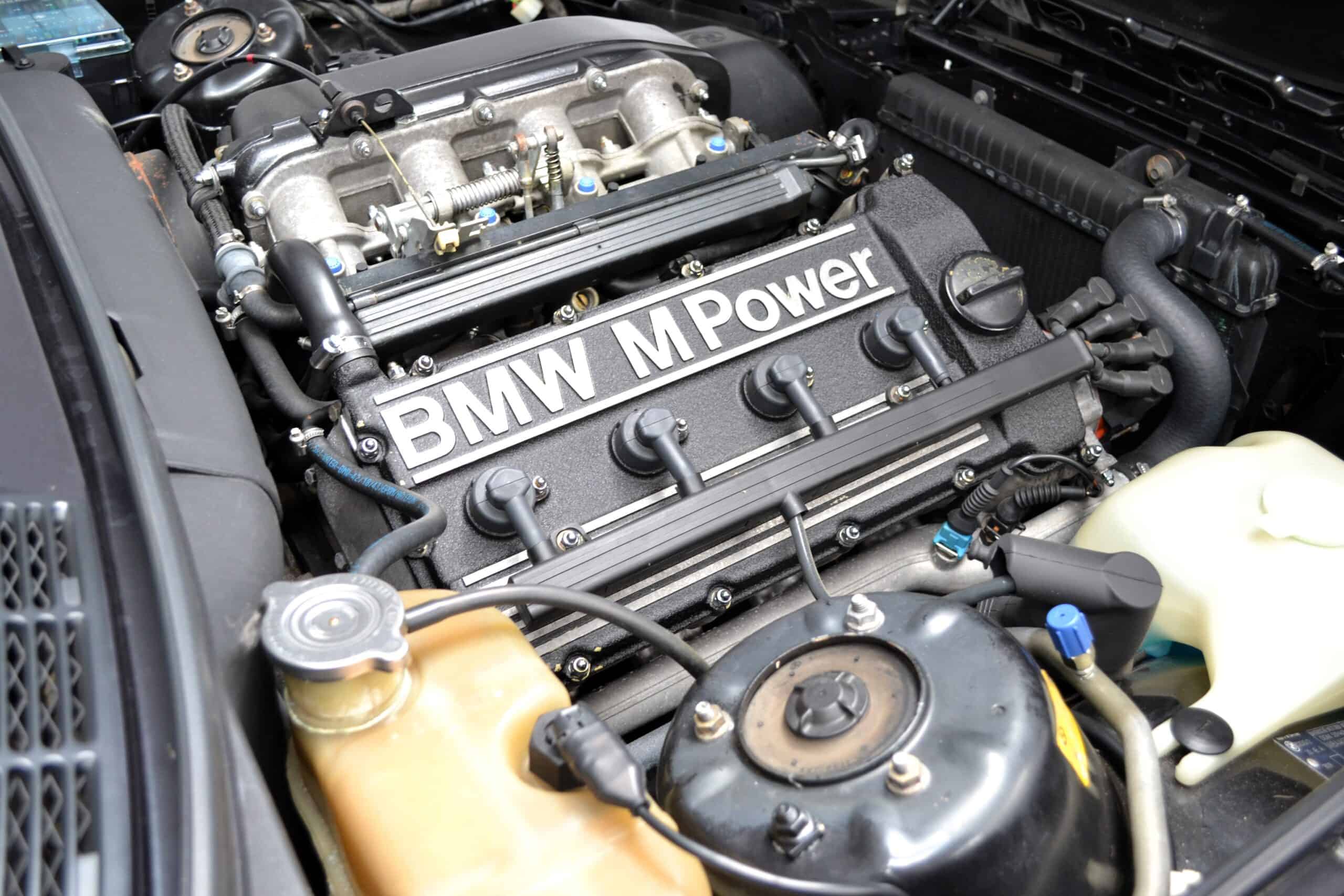 BMW M Power E30 320is 2.0 engine and M Power cam cover.