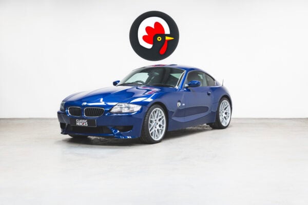 Nearside front quarter of an Interlagos Blue E85 BMW Z4 M Couple on 18 inch CSL Alloy Wheels.