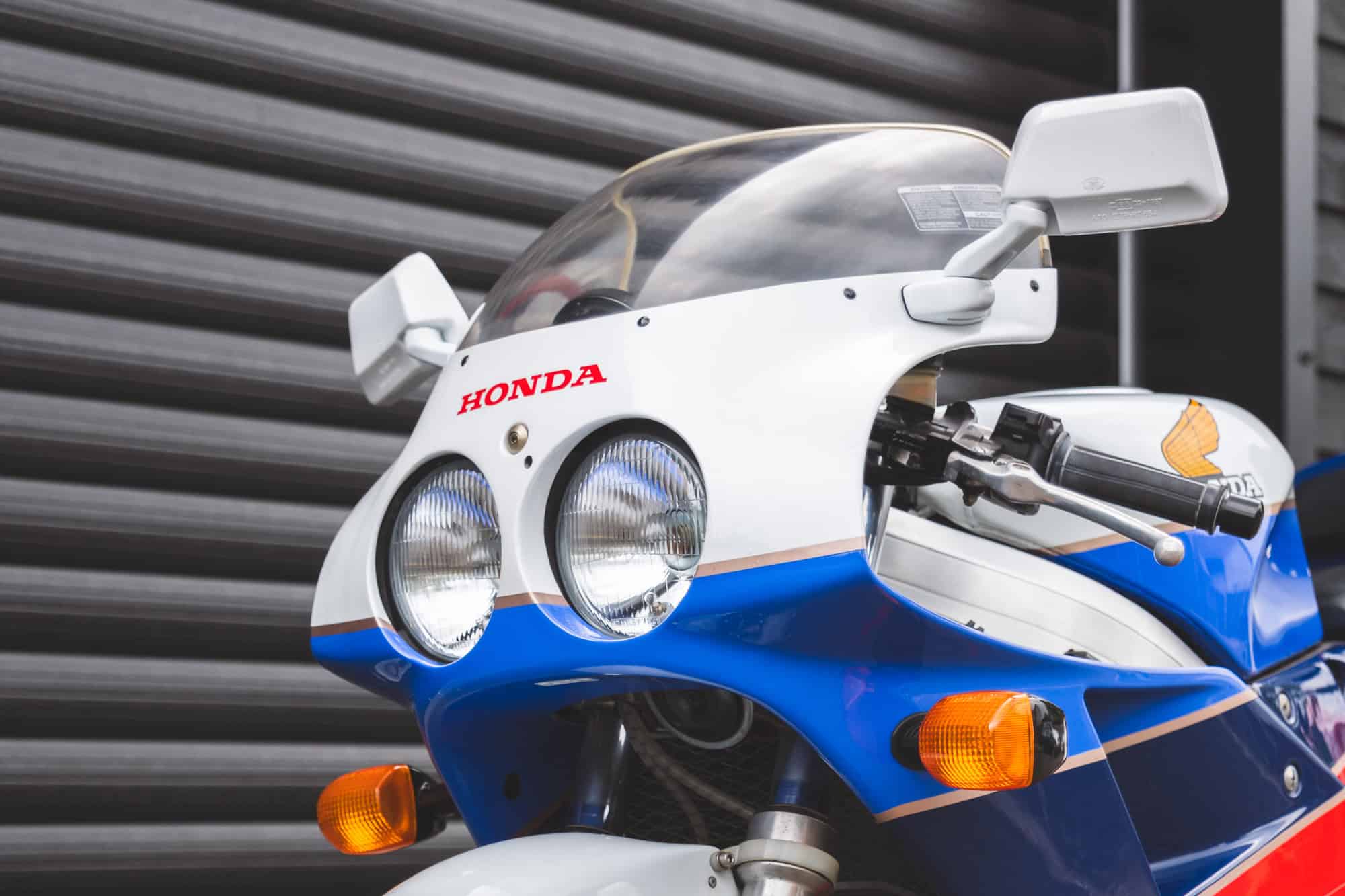 Front headlights and wing mirrors on Honda RC30.