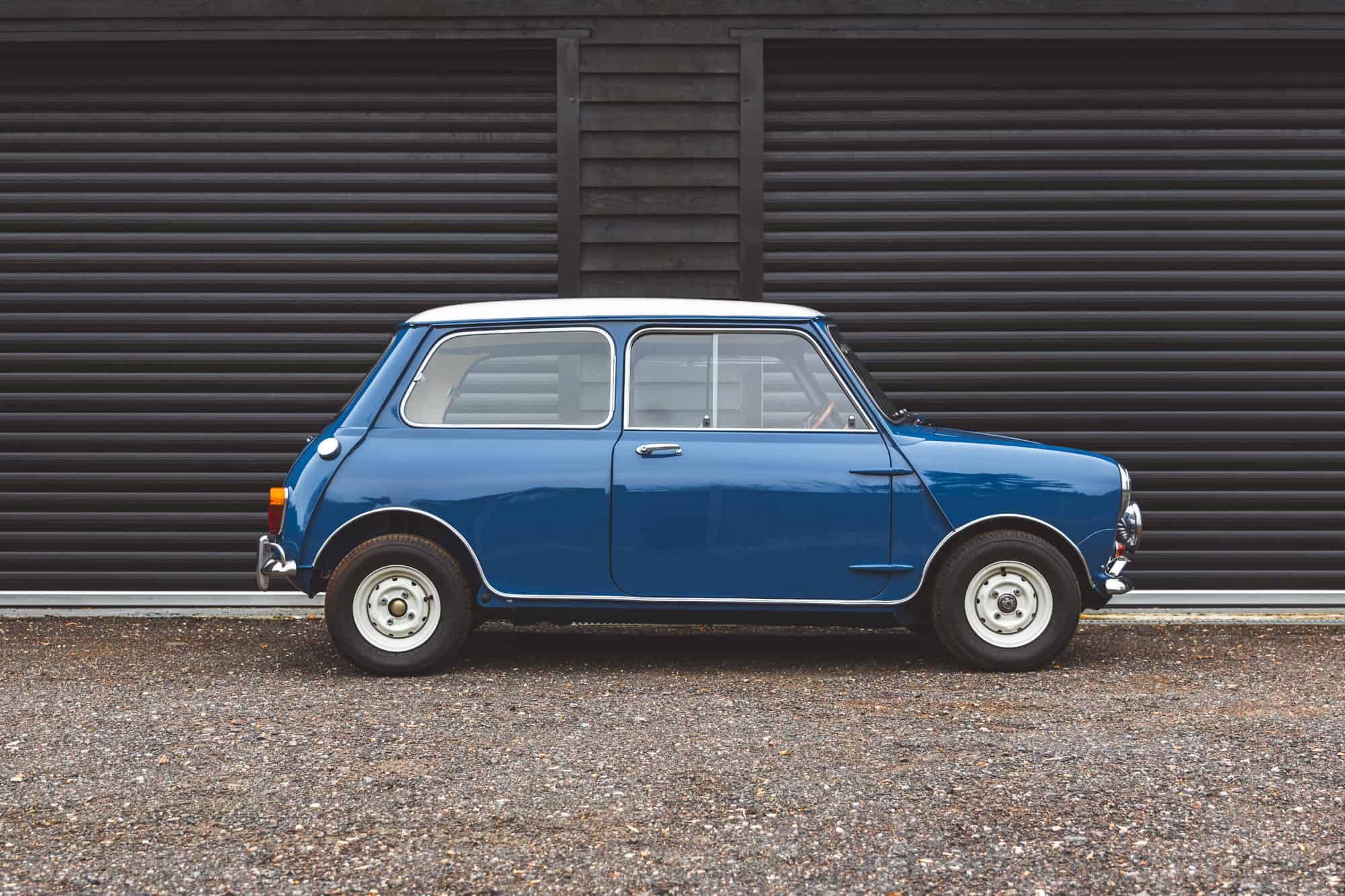 Offside exterior of Morris Mini Cooper with white roof.