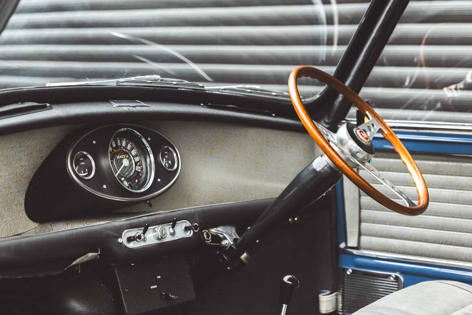 Steering wheel and centre console of Morris Mini Cooper S.