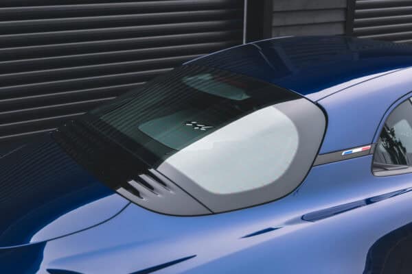 Rear windscreen and roof on Abysse Blue Renault Alpine.