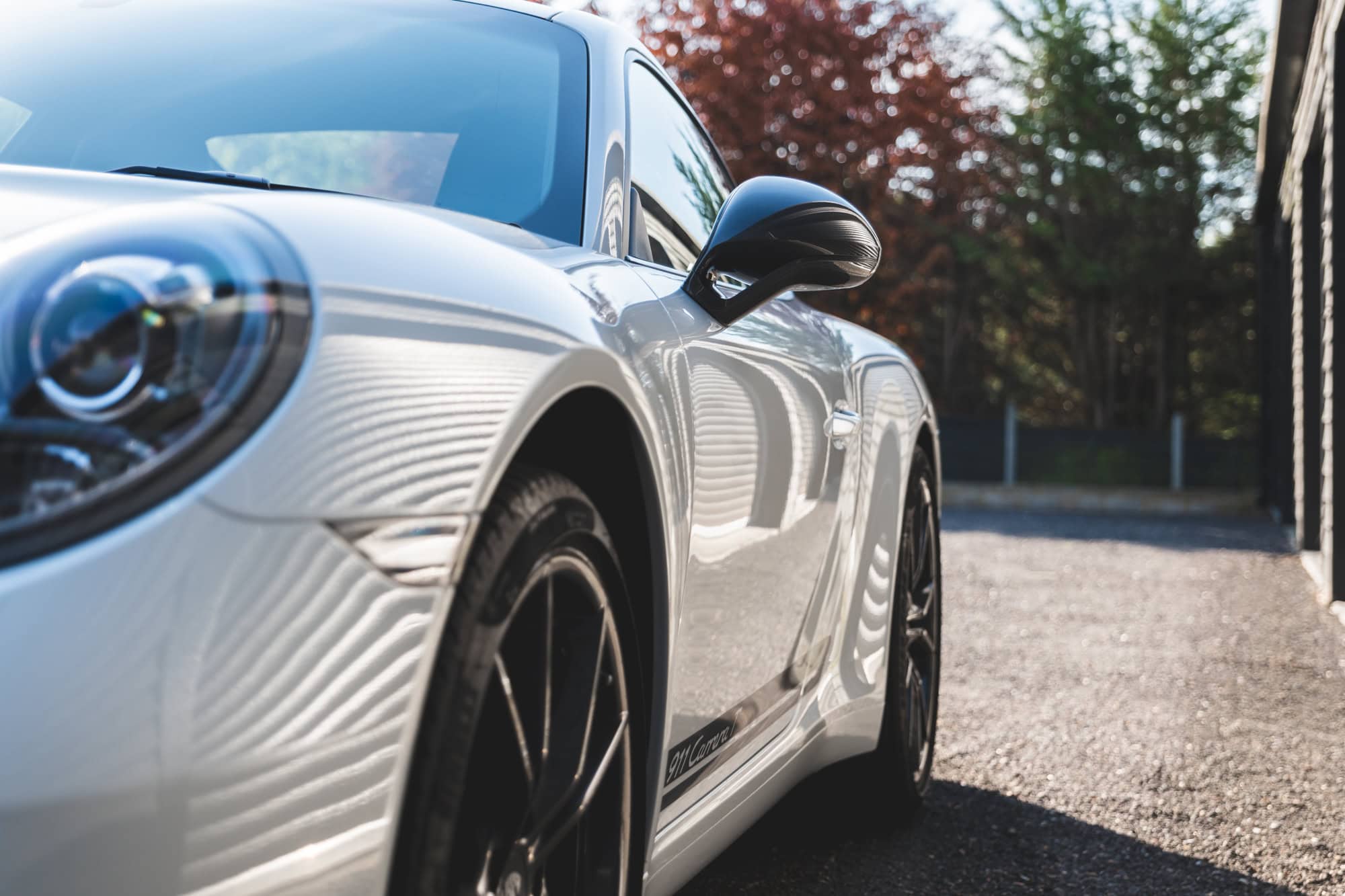 Side exterior view including decals and alloy wheels Porsche 991 Carrera T.