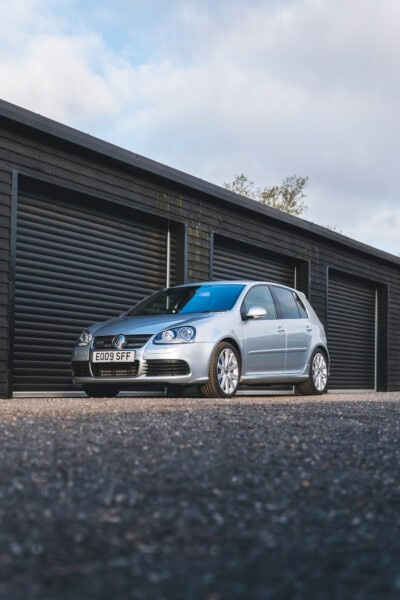 Front nearside exterior view on Volkswagen Golf R32 showing alloy wheels and headlamps